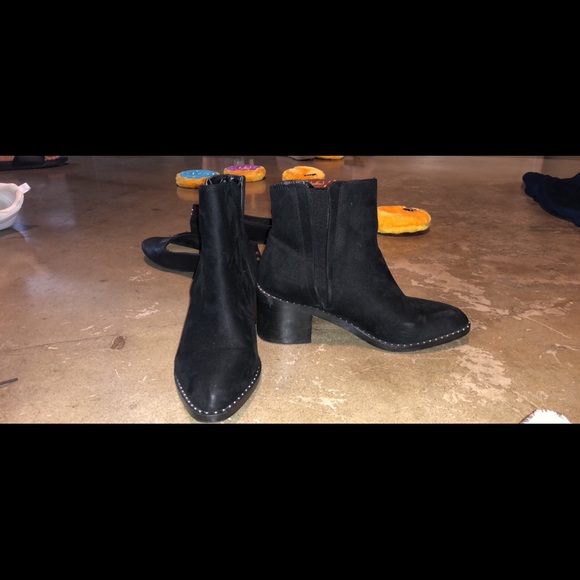 COPY - Boots - Picture 1 of 1